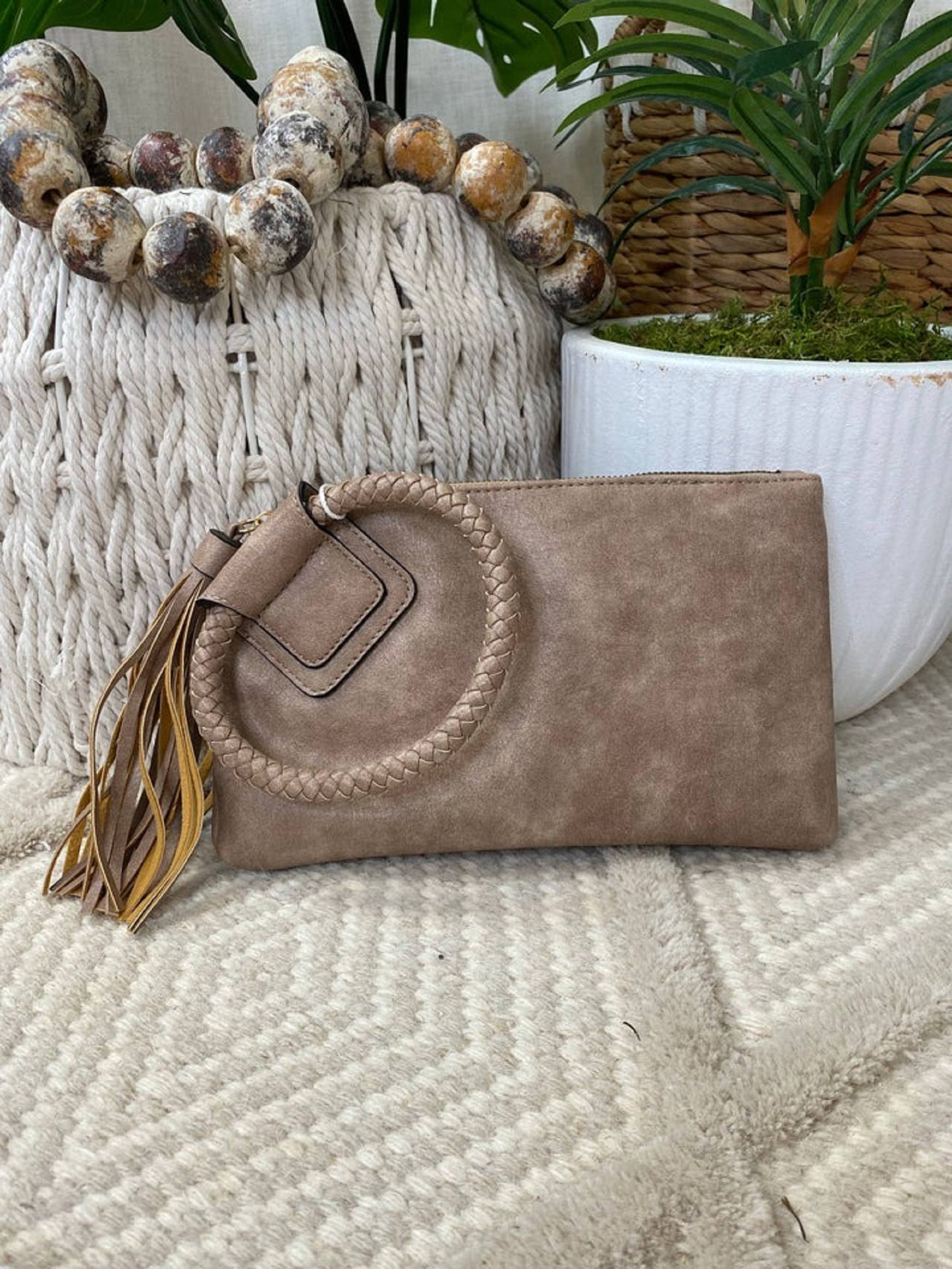 JYM0346 Soft Vegan Leather Wristlet/Clutch