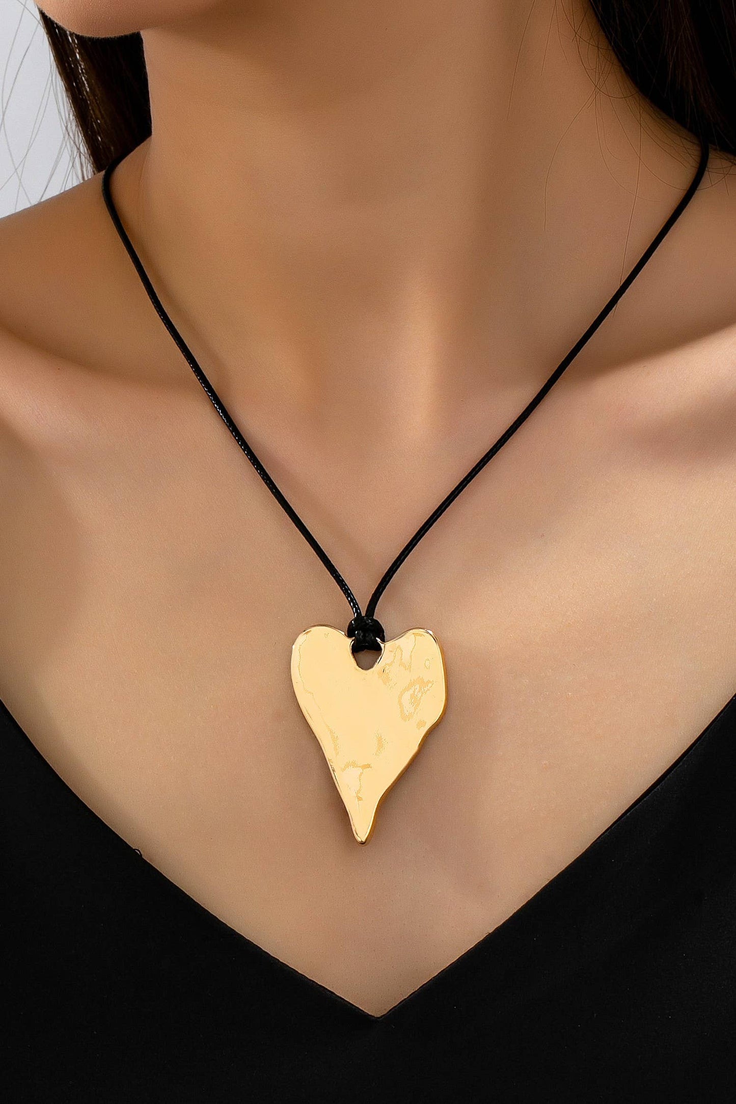 Hammered Heart Cord Landyard Necklace | 80N93016