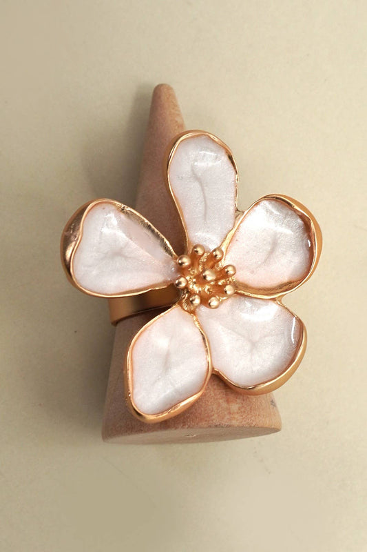 ADJUTABLE WHITE ENAMELGOLD FLORAL STATMENT RING | 80R066